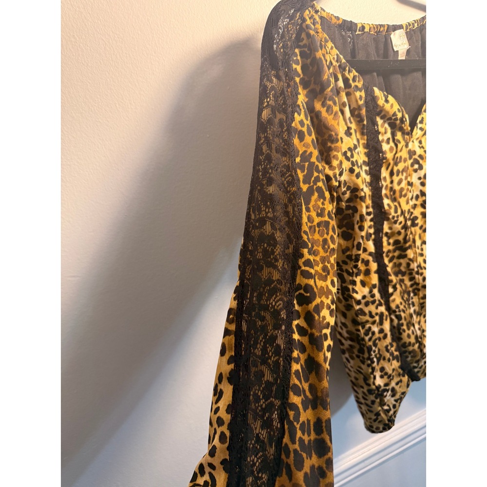 Leopard & Lace Flowy Boho Peasant Shirt - Picture 4 of 7